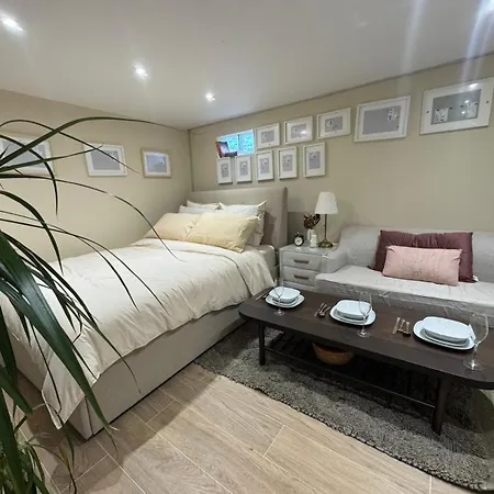 Appartement F1 Climatisee Rez De Chaussee *