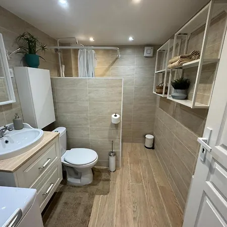 F1 Duplex Rez De Chaussee Apartment *